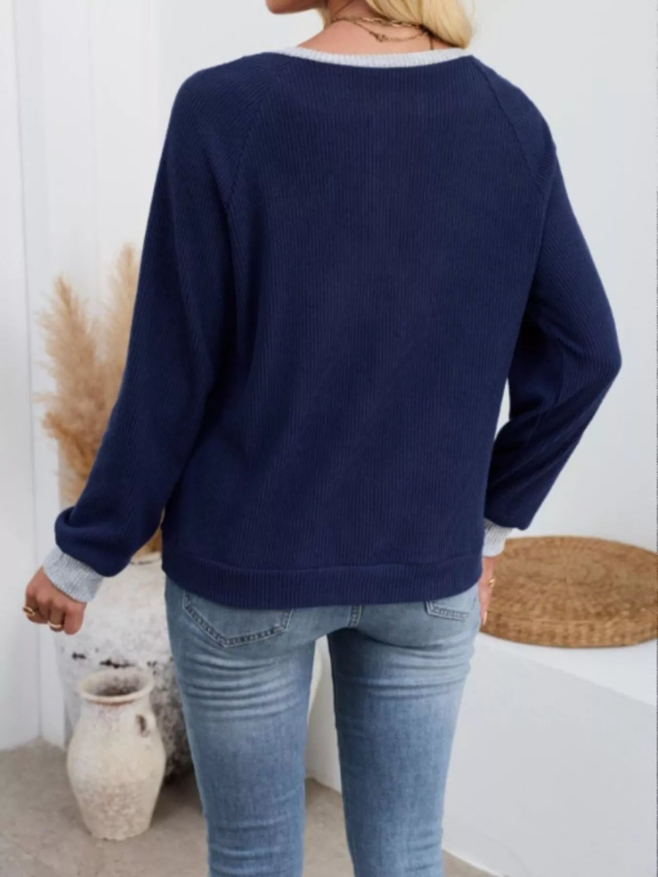 Two-Tone Raglan Sleeve T-Shirt OutfitFlow