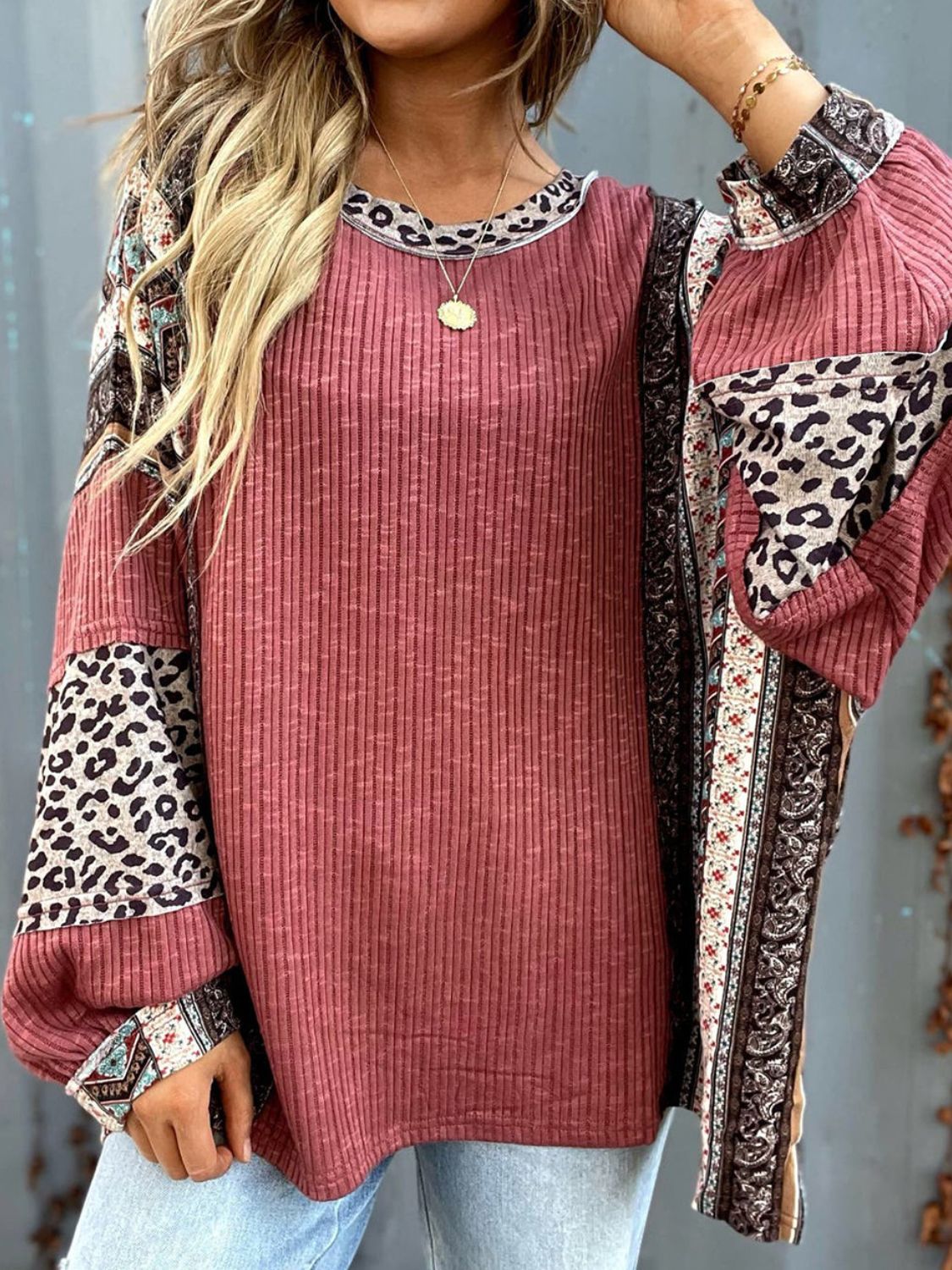 Outfit Flow - Leopard Round Neck Long Sleeve Sweatshirt