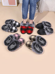 Outfit Flow - Plaid Furry Round Toe Flat Slippers