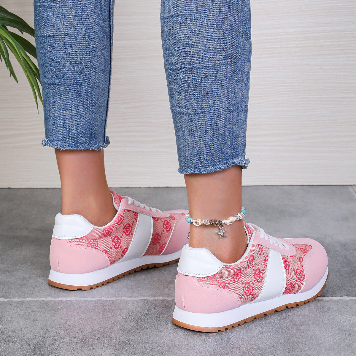 Outfit Flow - Contrast Round Toe Flat Sneakers