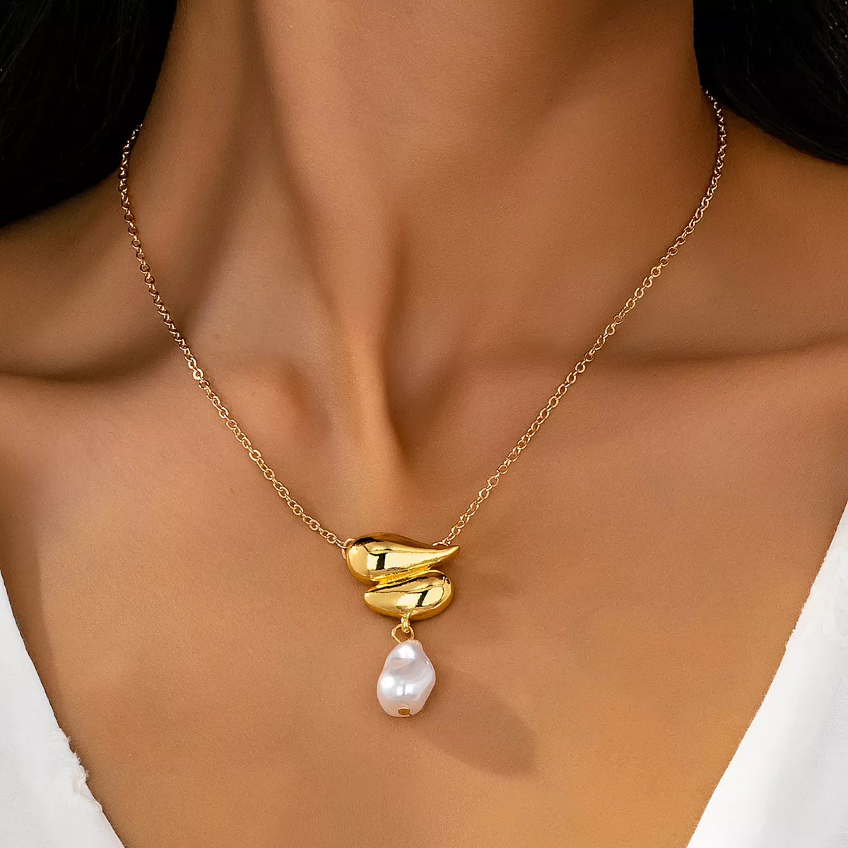 Synthetic Pearl 18K Gold-Plated Alloy Necklace OutfitFlow