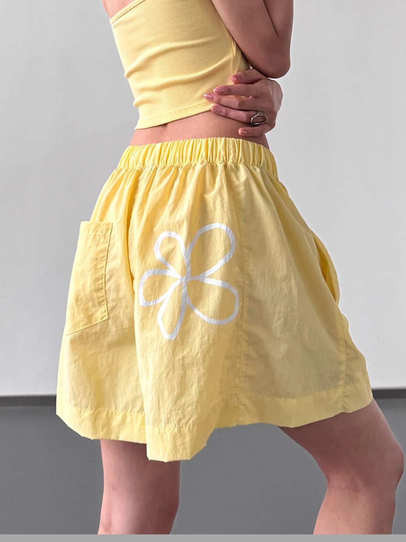 Elastic Waist Shorts OutfitFlow