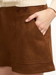 Pocketed Casual Shorts OutfitFlow