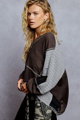 POL High-Low Hem Contrast Stitching V-Neck Top OutfitFlow