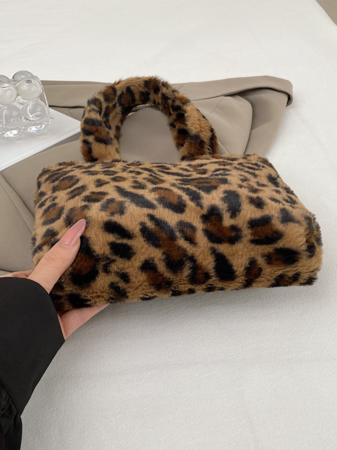 Outfit Flow - Leopard Fluff Handbag with Zip