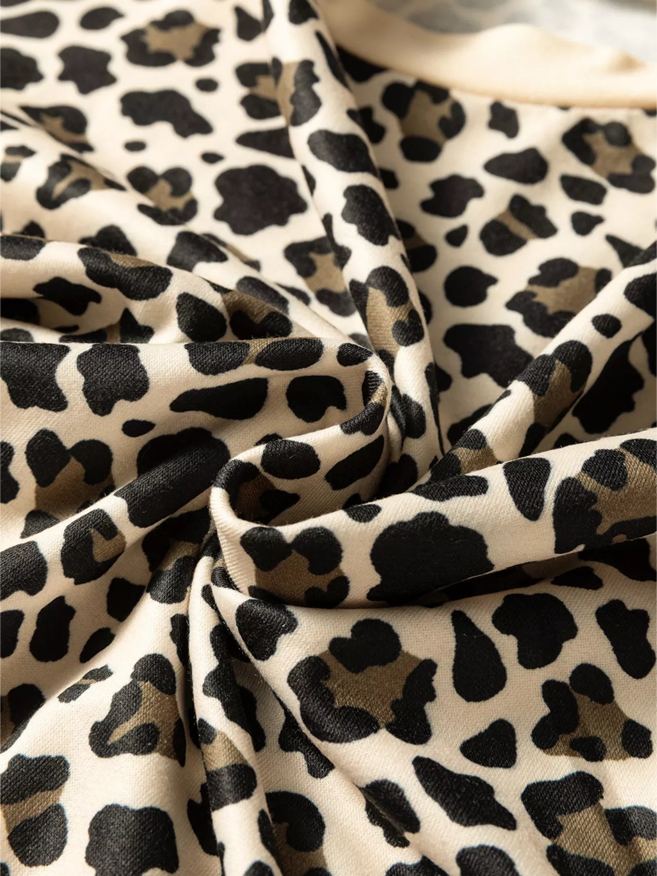 Leopard Print Contrast Trim Long Sleeve Pullover and Drawstring Shorts 2pcs Outfit OutfitFlow
