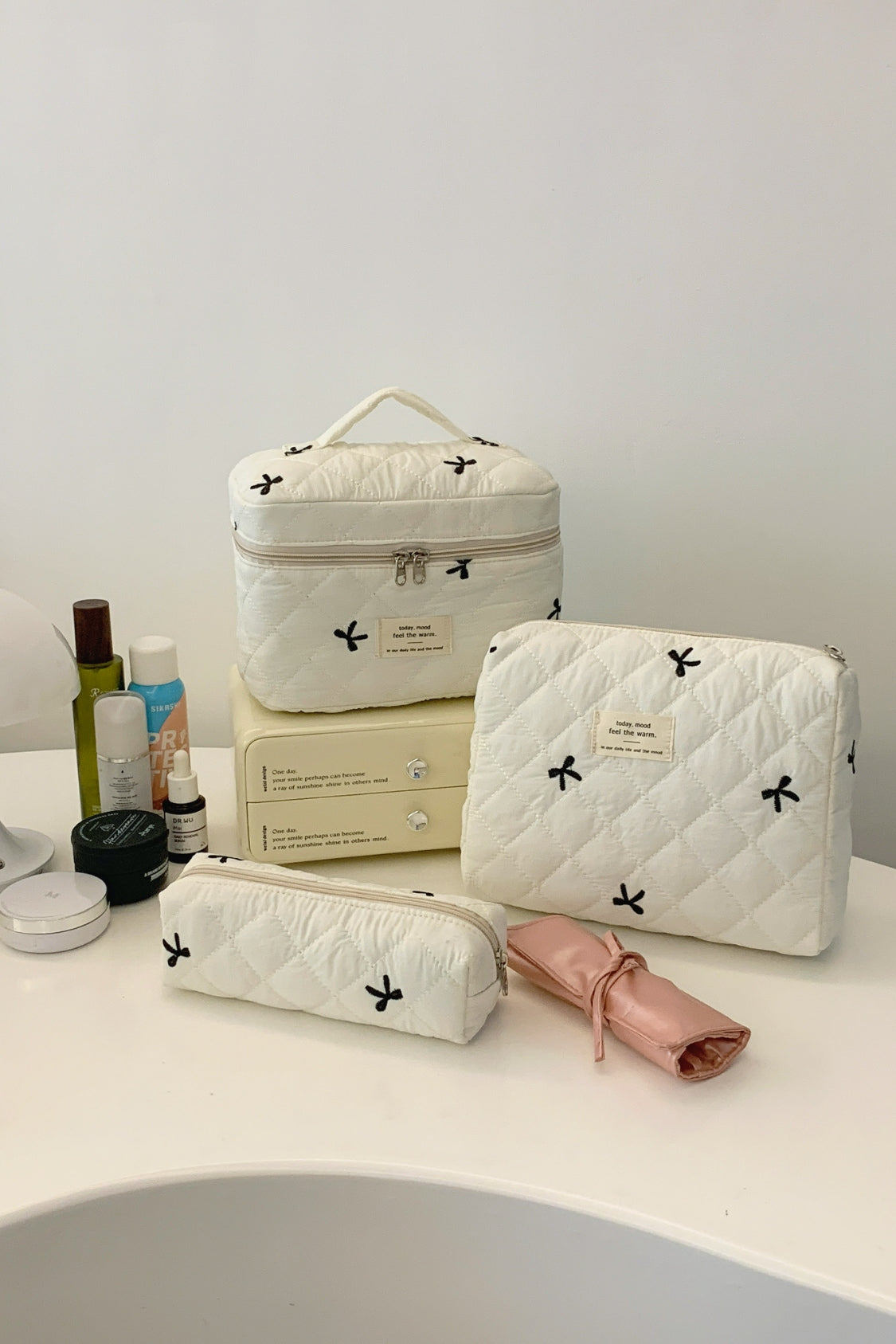 Outfit Flow - 3 Piece Bow Quilted Cloth Storage Bag Set