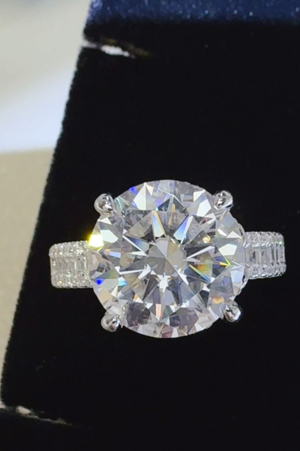 Outfit Flow - 5 Carat Moissanite 925 Sterling Silver Ring