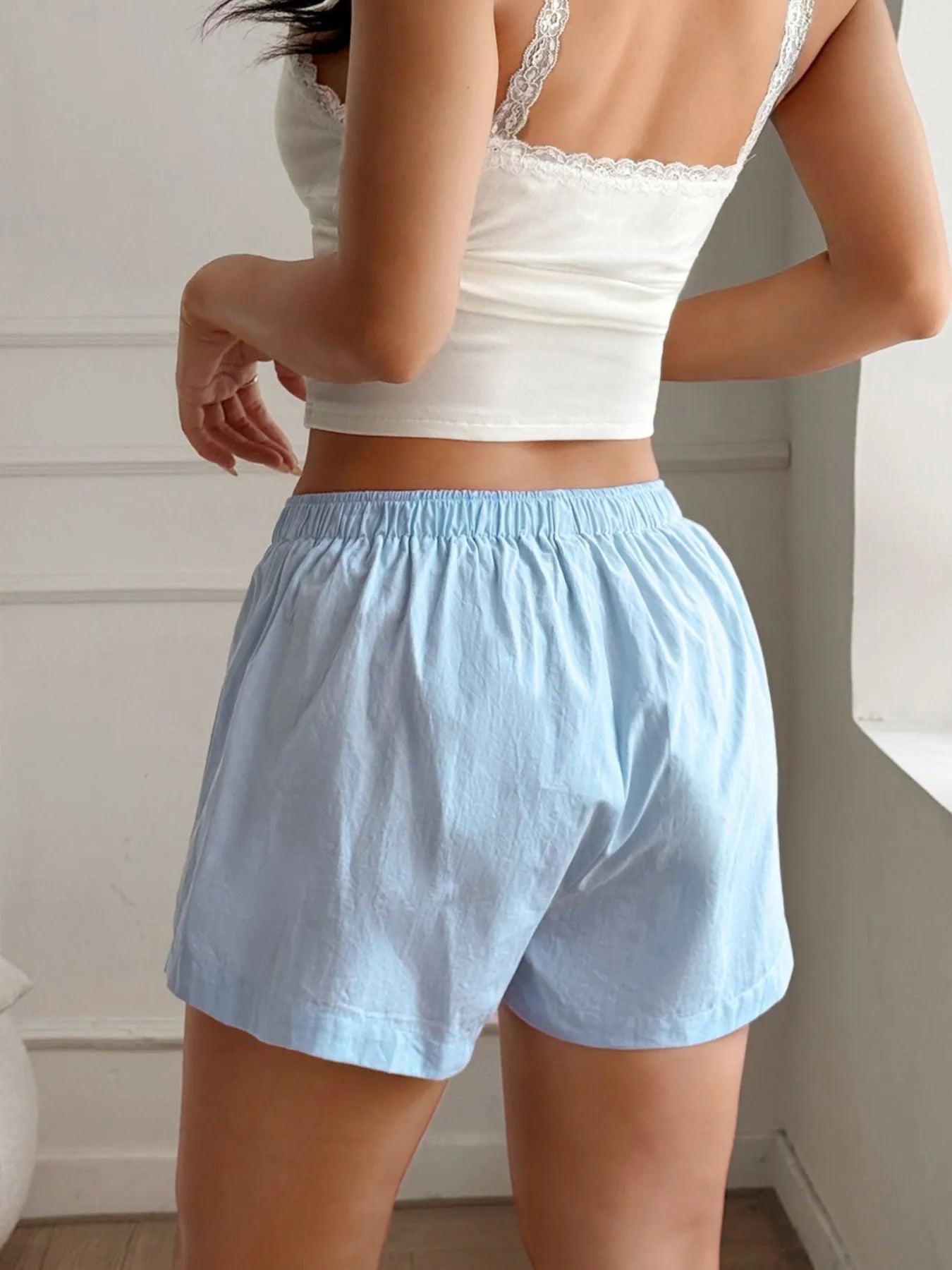 Relaxed Fit Elastic Waist Shorts OutfitFlow