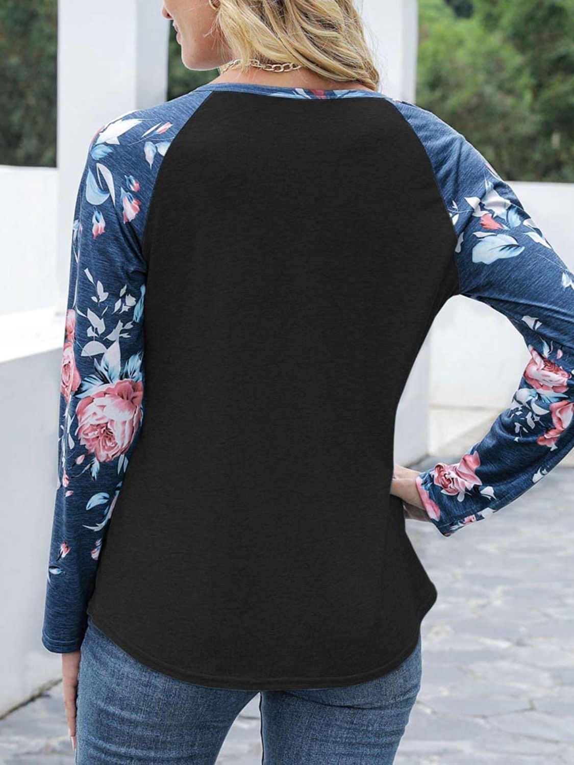 Outfit Flow - V-Neck Floral Long Sleeve T-Shirt