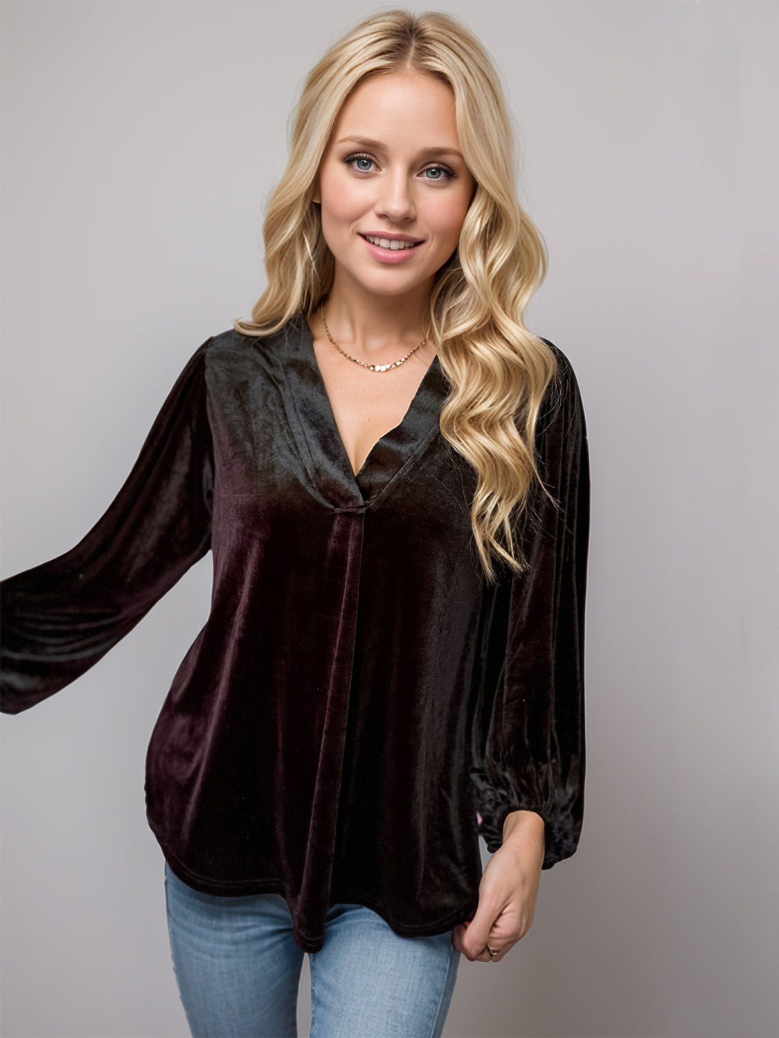 Outfit Flow - V-Neck Three-Quarter Sleeve Blouse