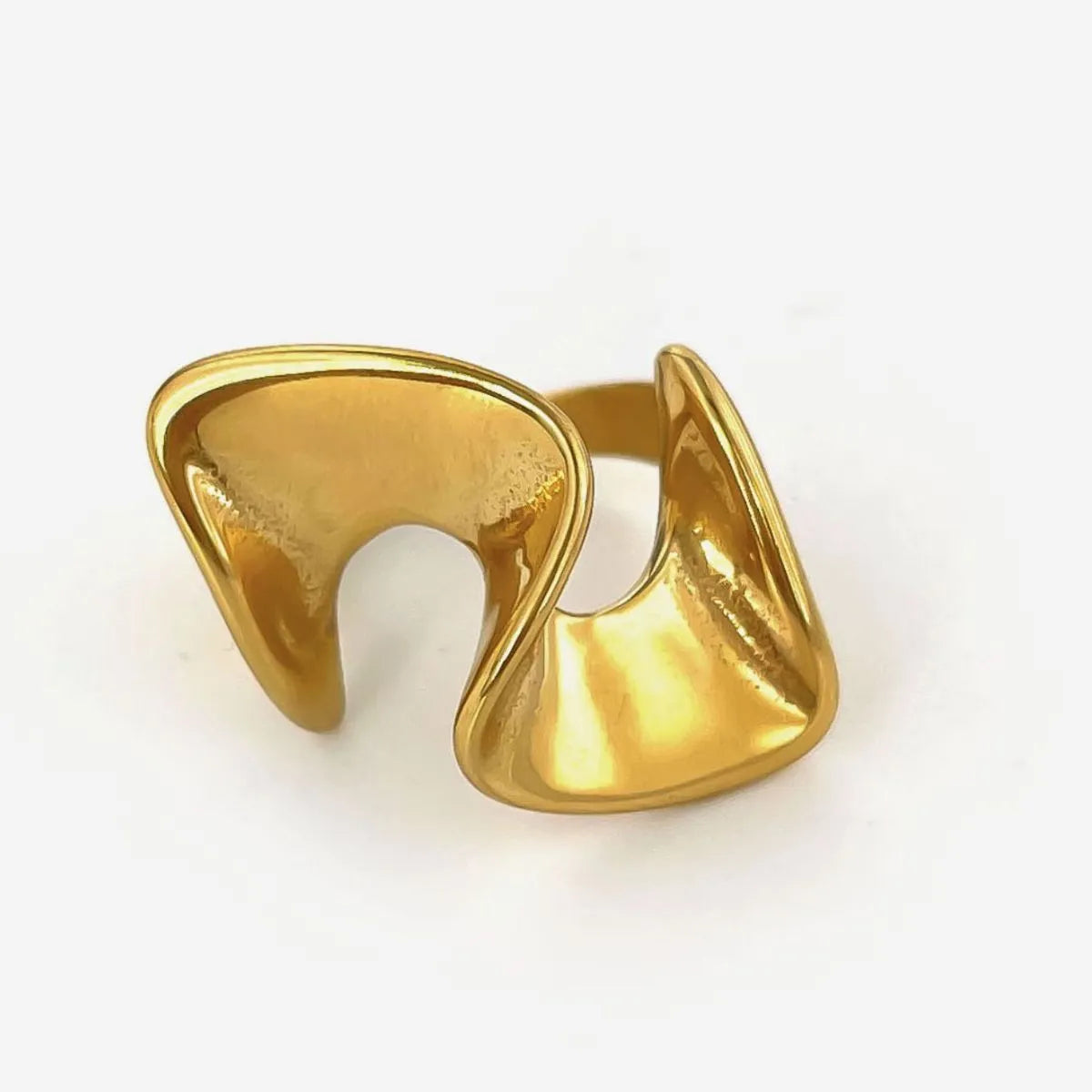 18K Gold-Plated Abstract Wave Ring OutfitFlow