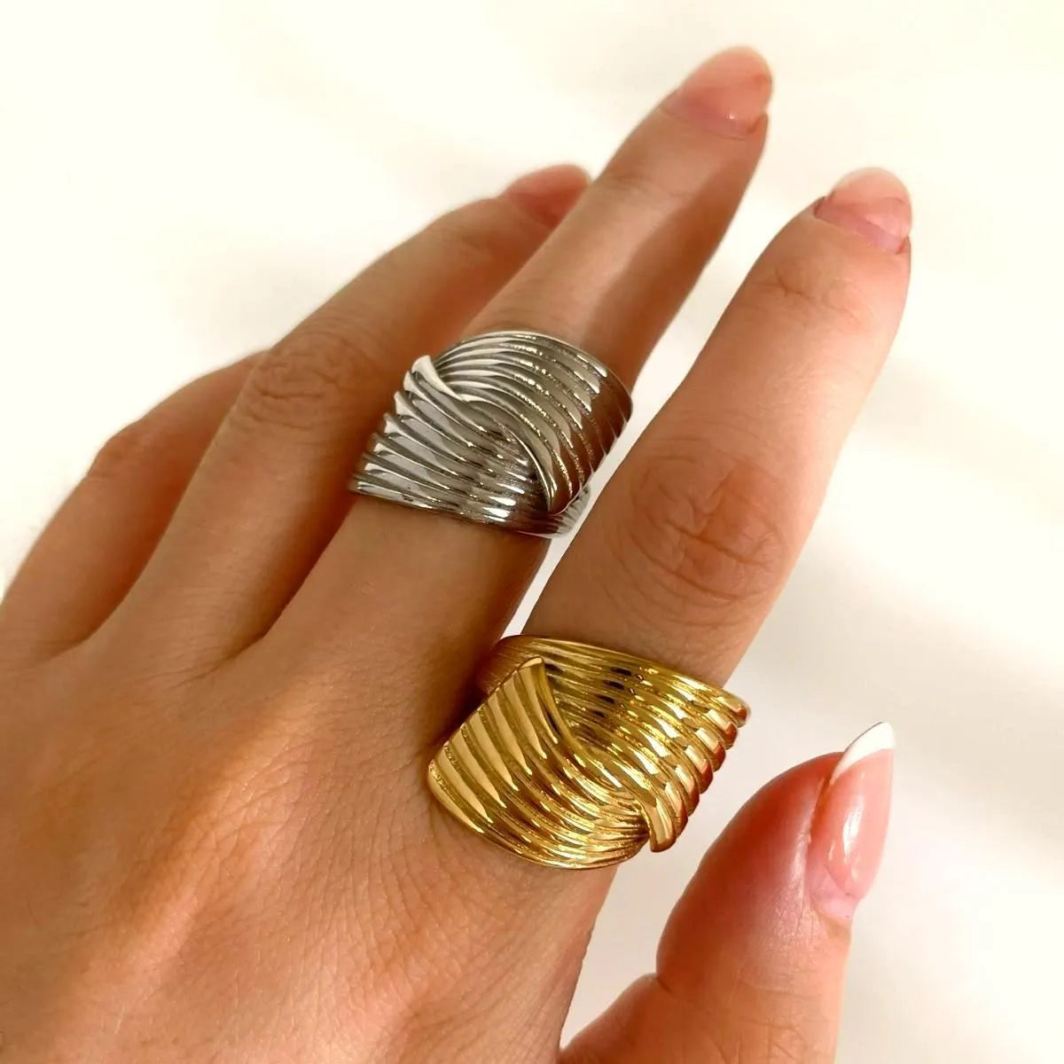 2-Piece Stainless Steel Textured Wave Ring Gold & Silver OutfitFlow