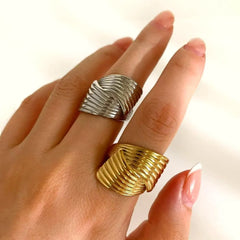 2-Piece Stainless Steel Textured Wave Ring Gold & Silver OutfitFlow