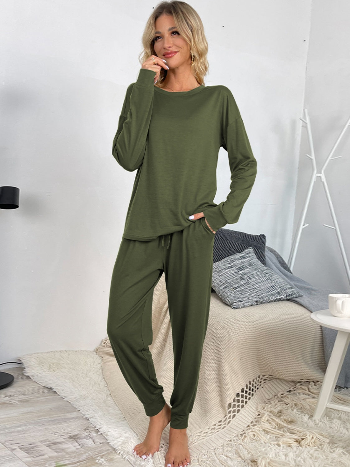 Outfit Flow - Shiny Round Neck Top and Drawstring Pants Lounge Set