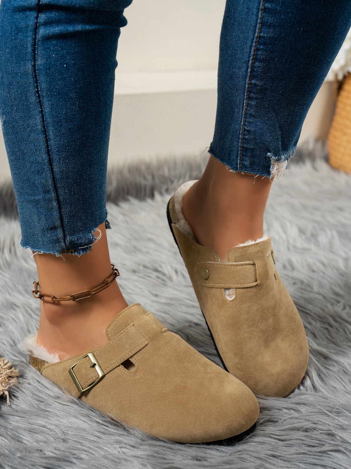 Outfit Flow - Suede Round Toe Slippers