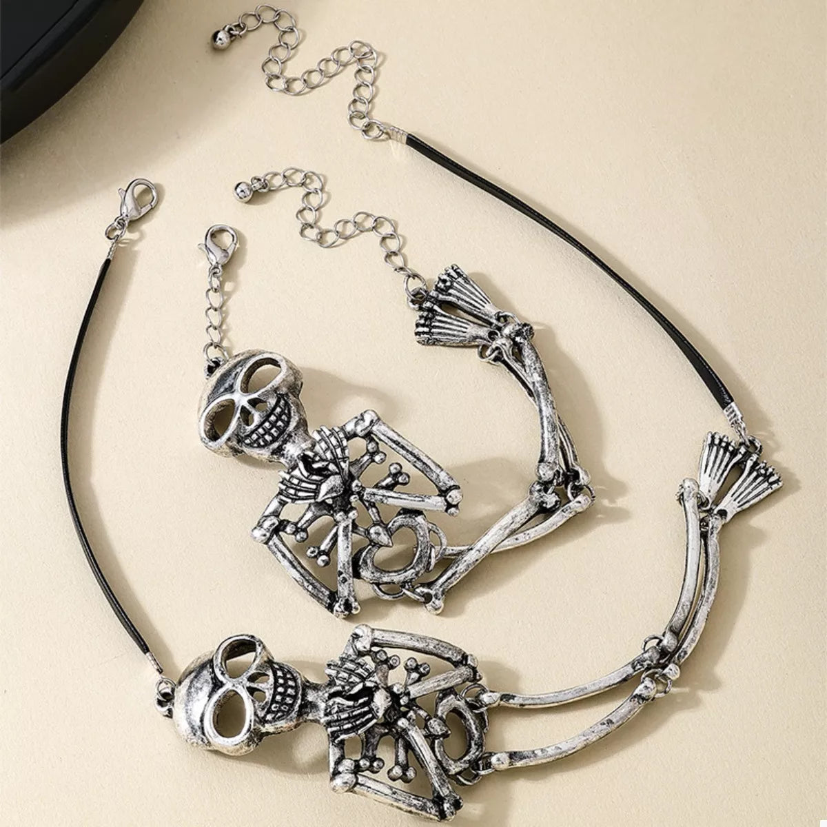 Alloy Skull Necklace and Bracelet Jewelry Set OutfitFlow