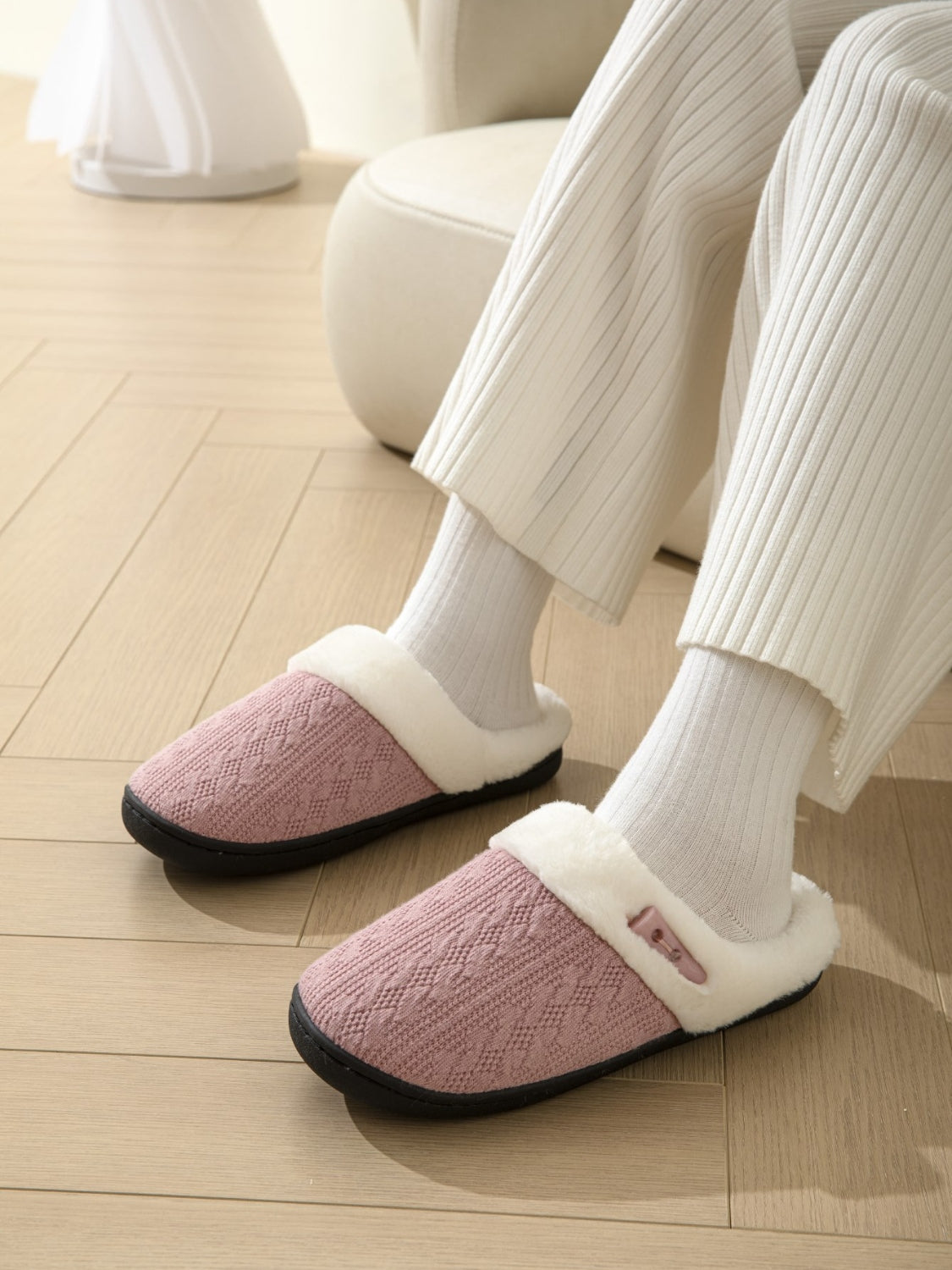 Outfit Flow - Horn Buckle Furry Texture Flat Slippers