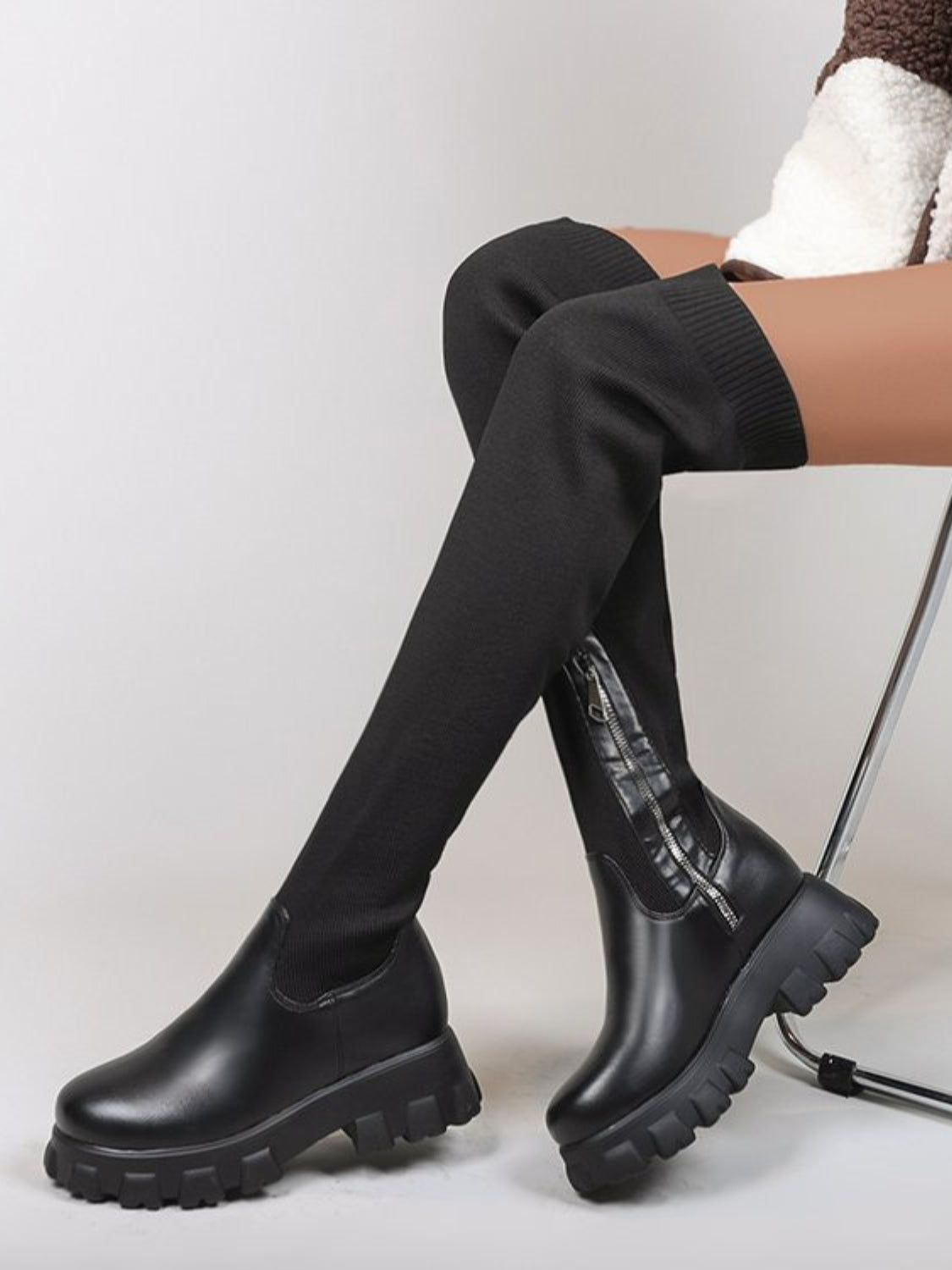 Outfit Flow - PU Leather Round Toe Platform Boots