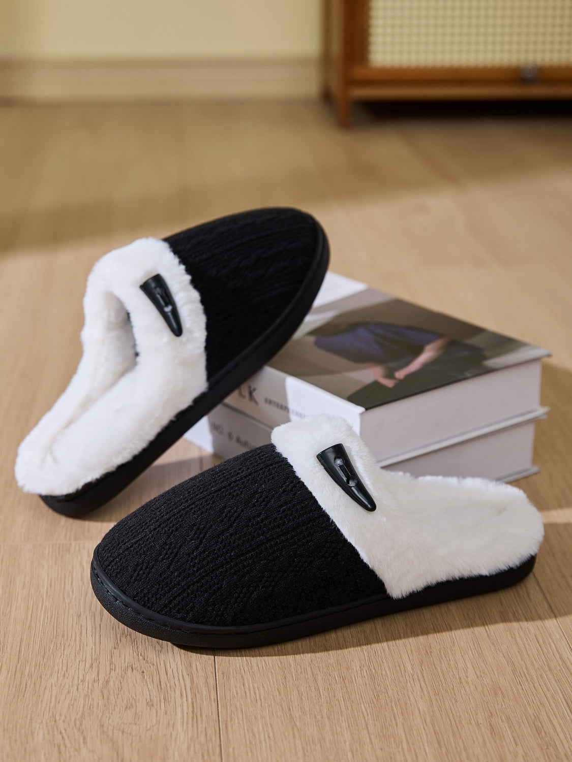 Outfit Flow - Horn Buckle Furry Texture Flat Slippers