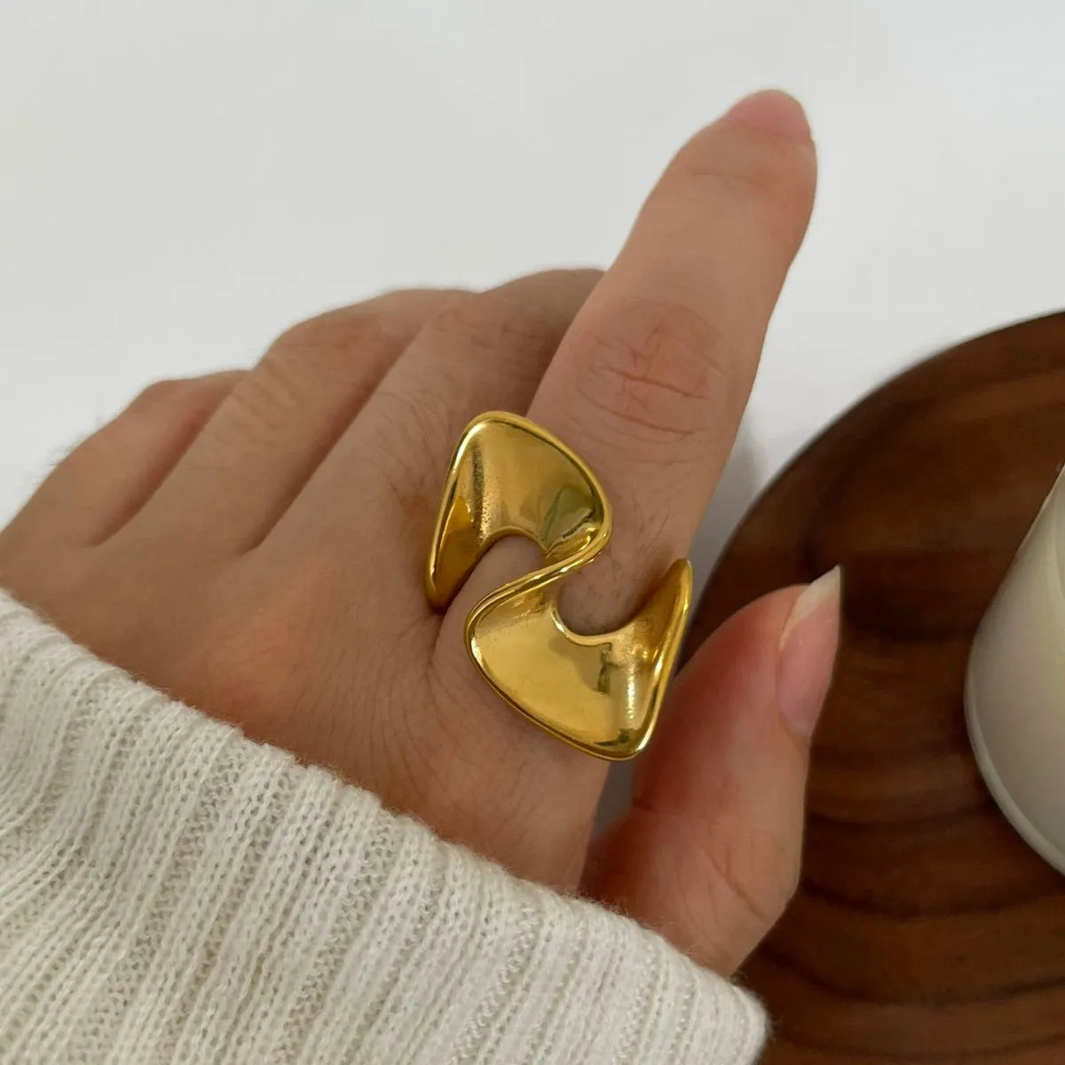 18K Gold-Plated Abstract Wave Ring Gold OutfitFlow