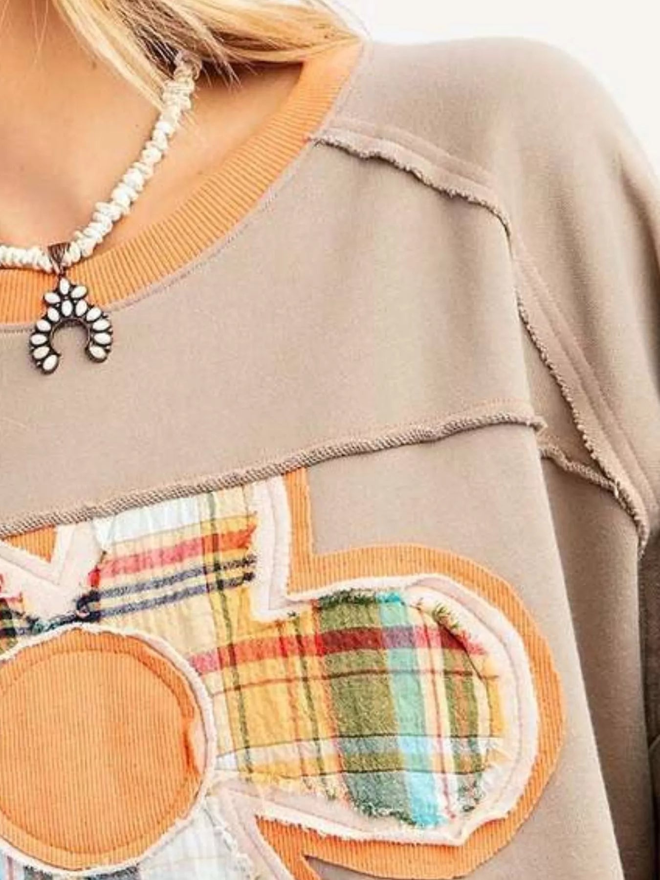 Plaid Flower Patched Round Neck T-Shirt OutfitFlow