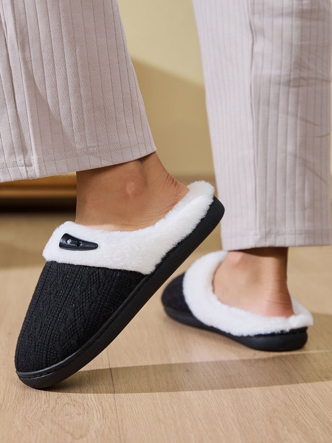 Outfit Flow - Horn Buckle Furry Texture Flat Slippers