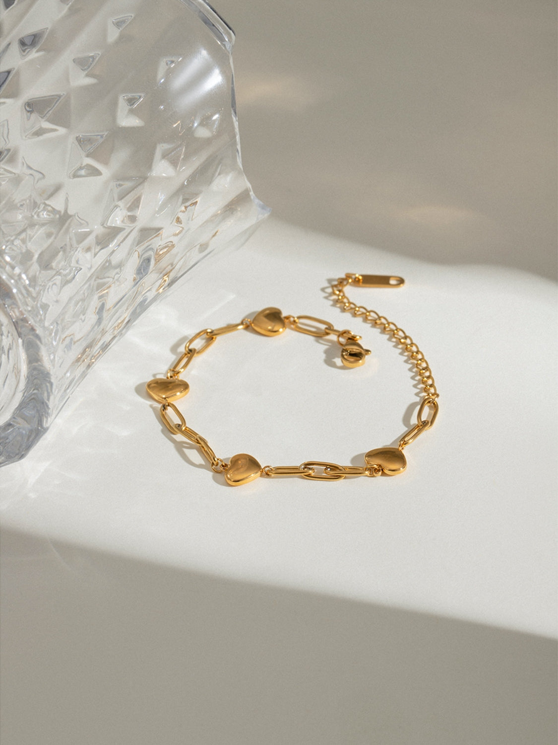 Outfit Flow - 18K Gold-Plated Stainless Steel Heart Bracelet