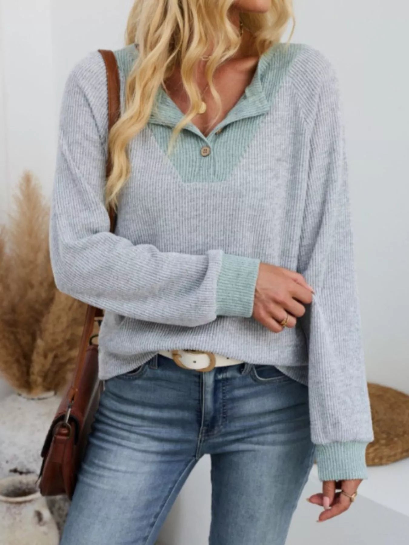 Two-Tone Raglan Sleeve T-Shirt OutfitFlow