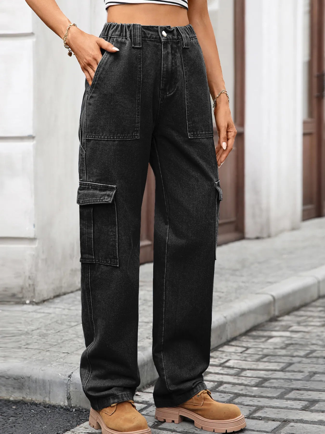 High-Waisted Cargo Jeans Black OutfitFlow
