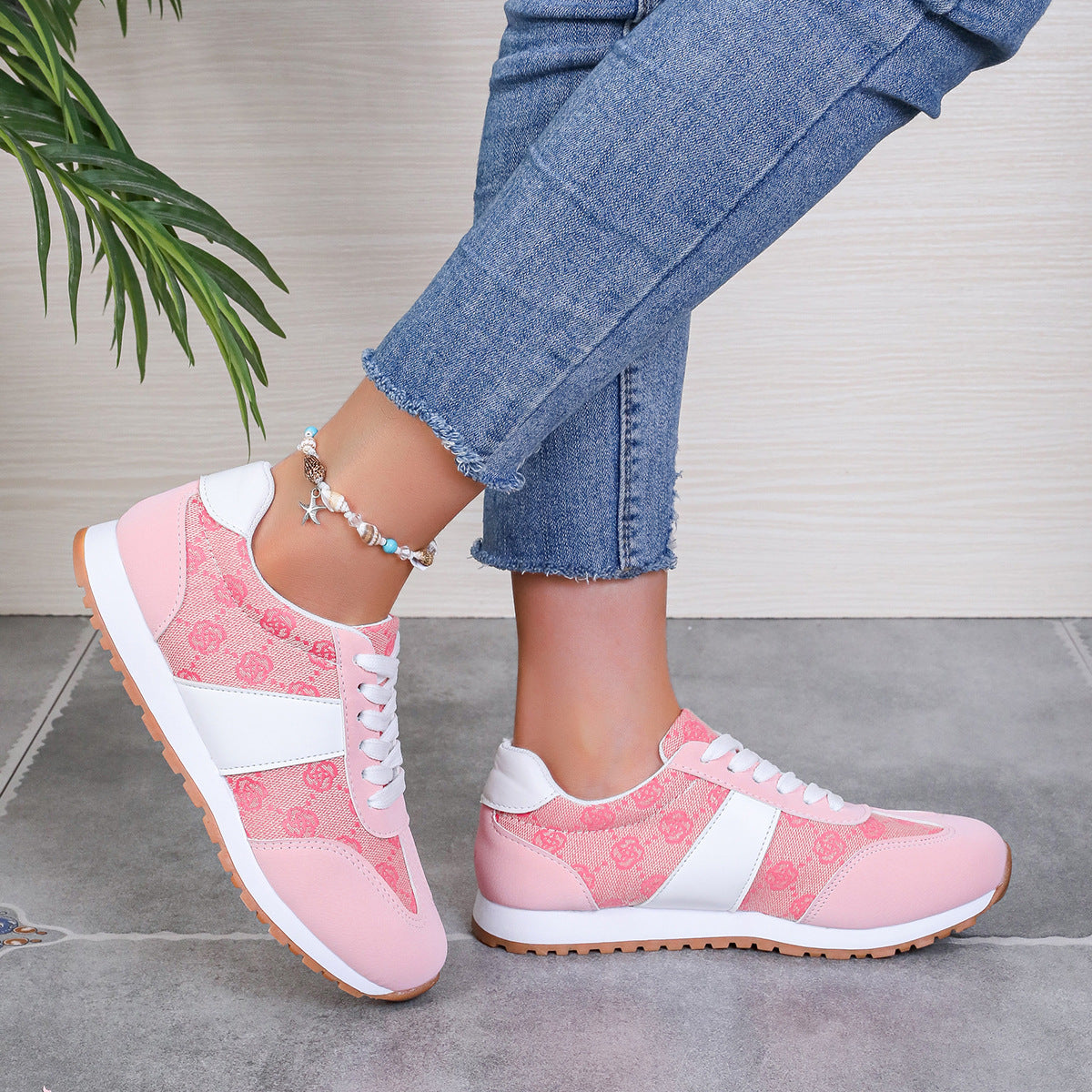 Outfit Flow - Contrast Round Toe Flat Sneakers