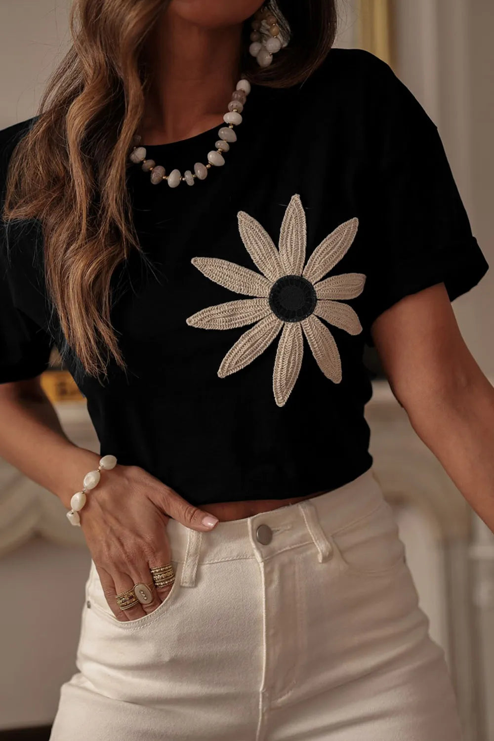 Casual Daisy Patch Round Neck T-Shirt OutfitFlow