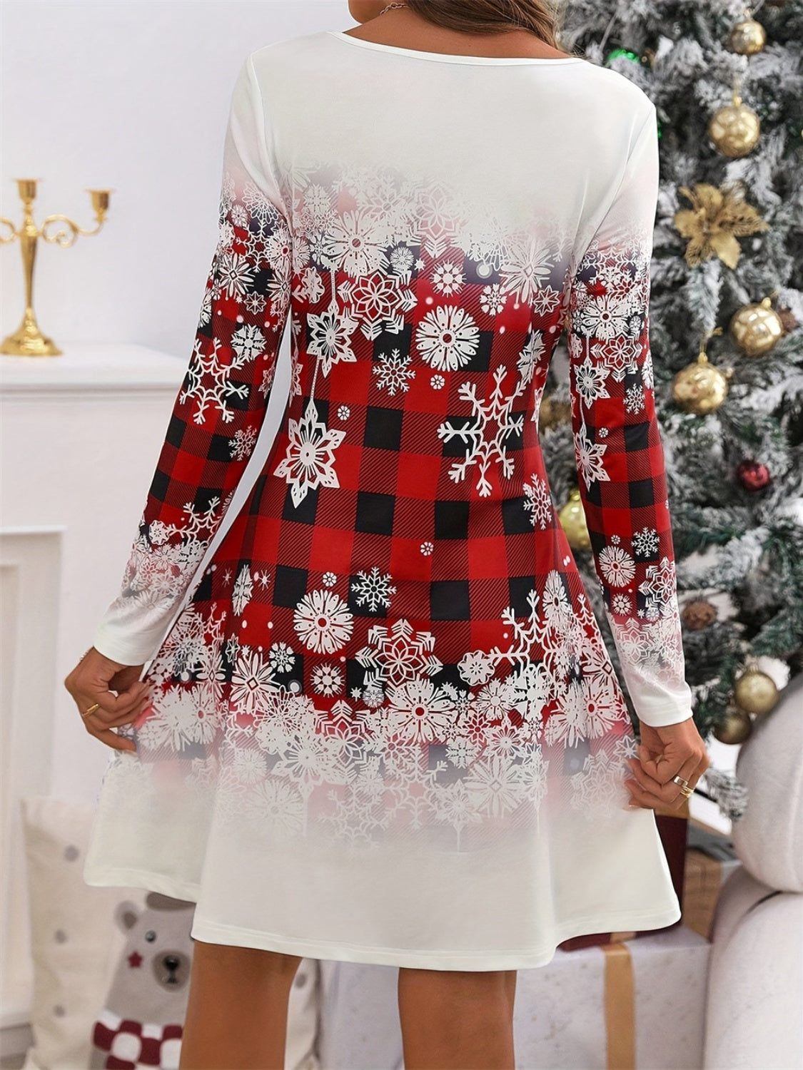 Outfit Flow - Snowflakes Plaid Round Neck Long Sleeve Dress