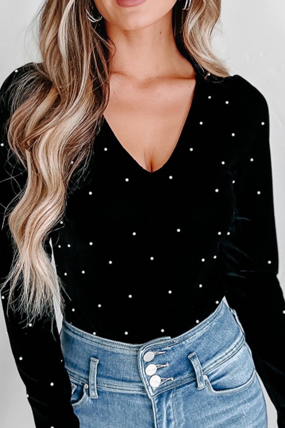 Outfit Flow - Pearl Detail Velvet V-Neck Long Sleeve Bodysuit