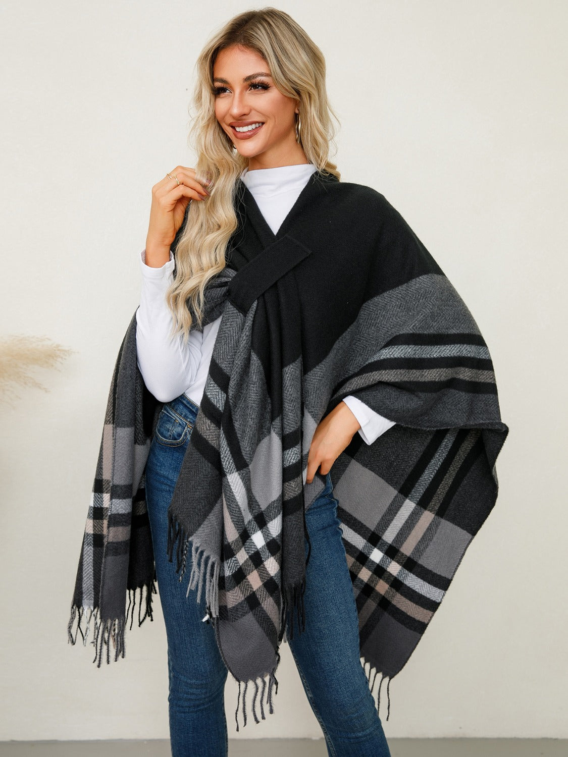 Outfit Flow - Fringe Contrast Plaid Poncho