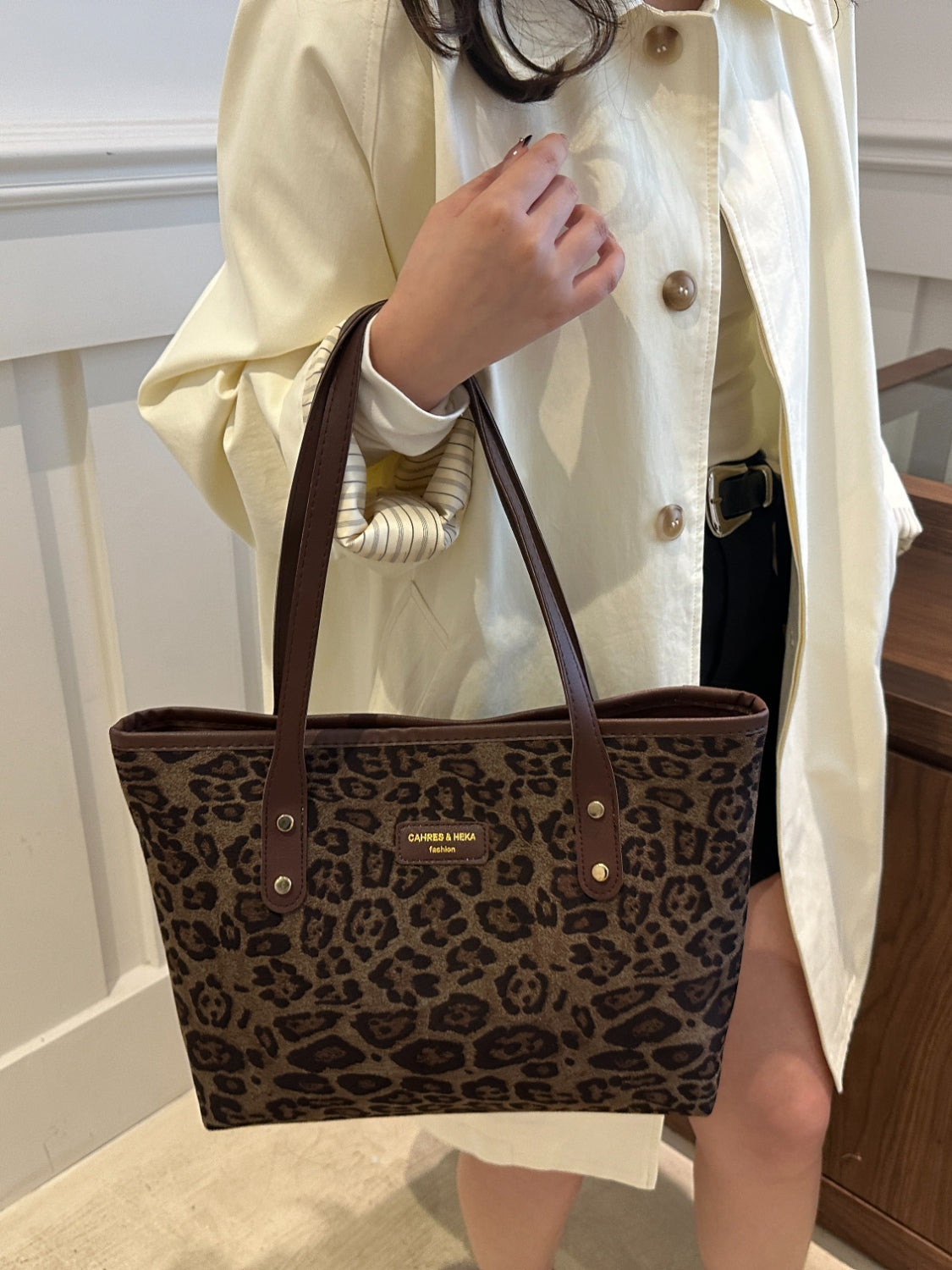 Outfit Flow - Leopard Polyester Tote Bag