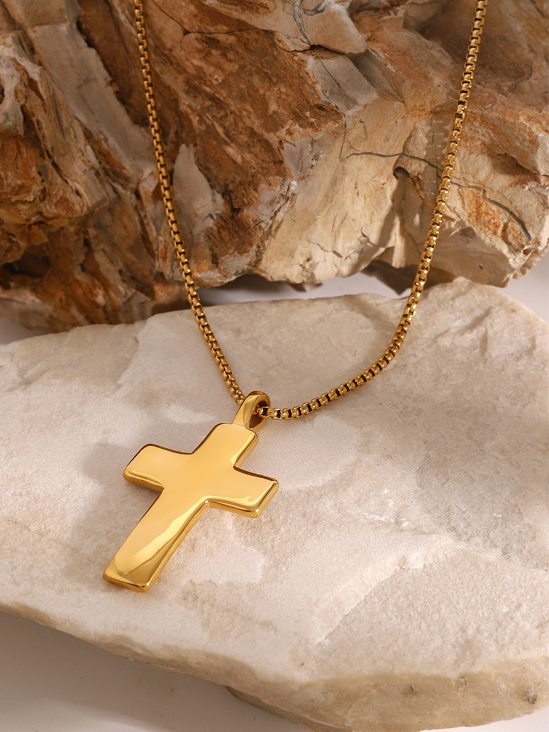 Outfit Flow - 18K Gold-Plated Inlaid Zircon Cross Necklace