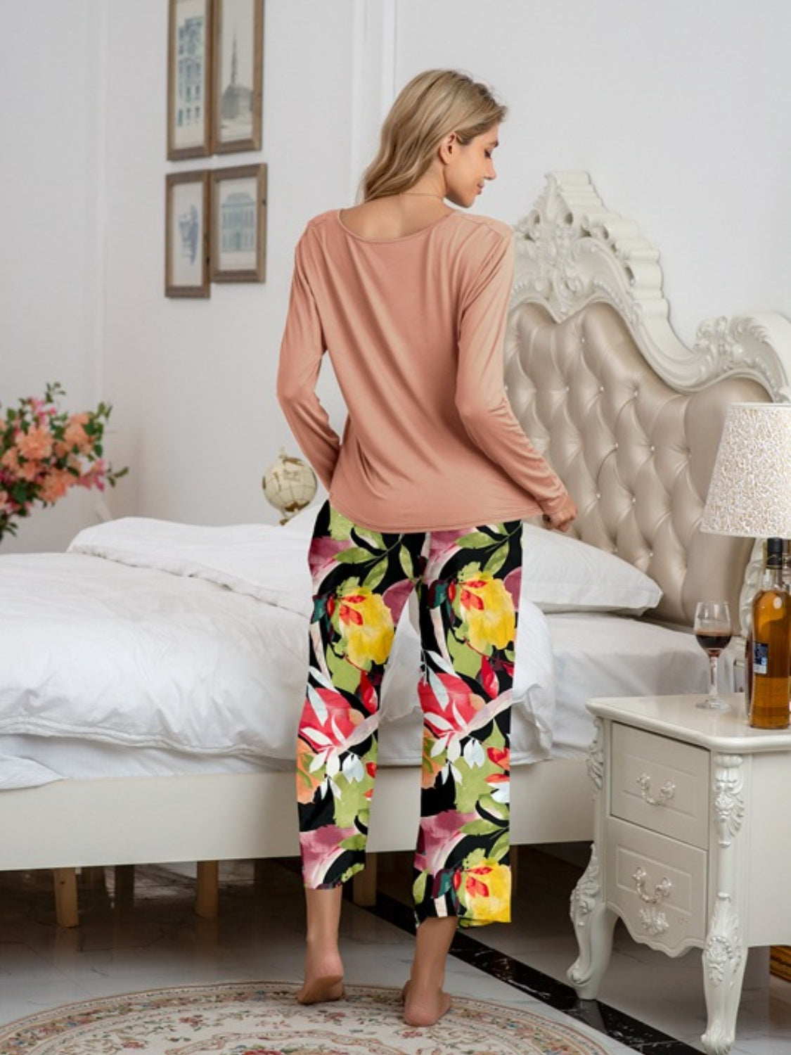 Outfit Flow - Round Neck Top and Printed Pants Lounge Set