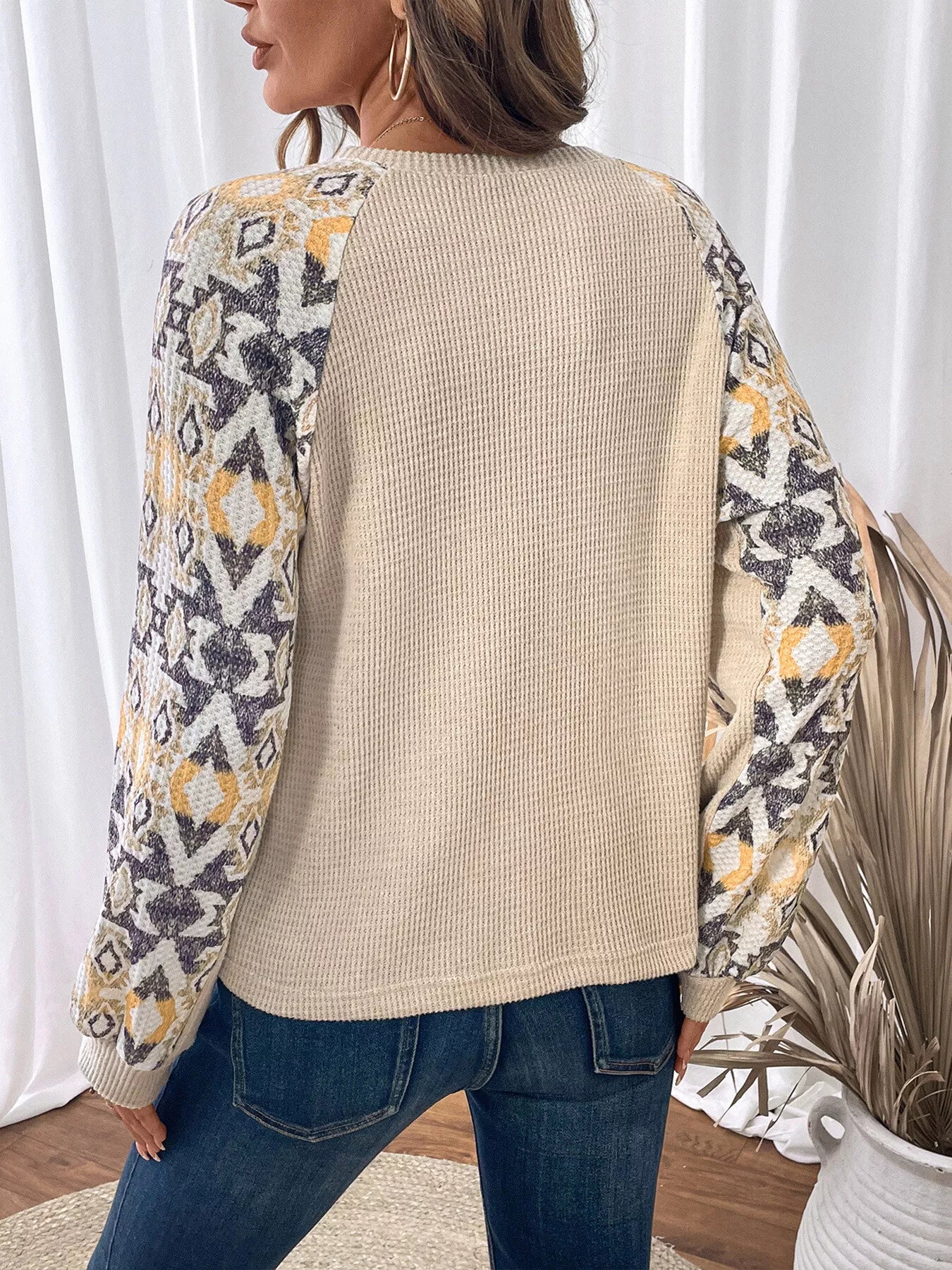Geometric Pattern Long Sleeve T-Shirt OutfitFlow
