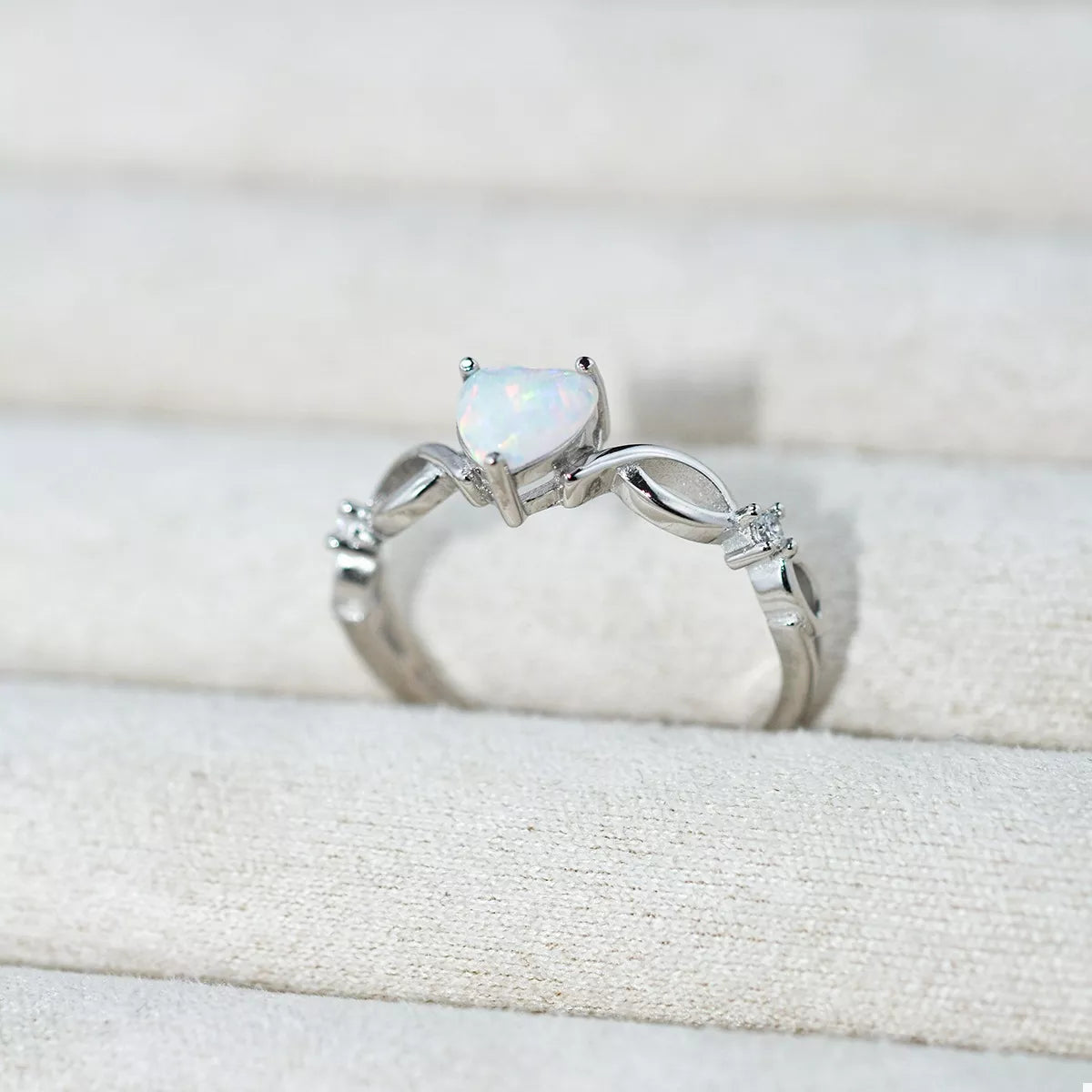 925 Sterling Silver Heart-Shaped Ring OutfitFlow