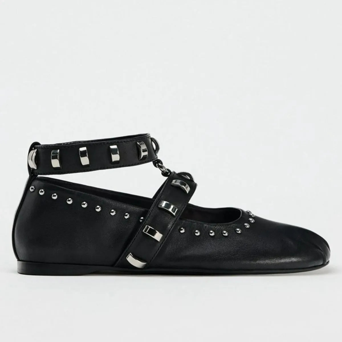 Round Toe Flats Slip-Ons OutfitFlow