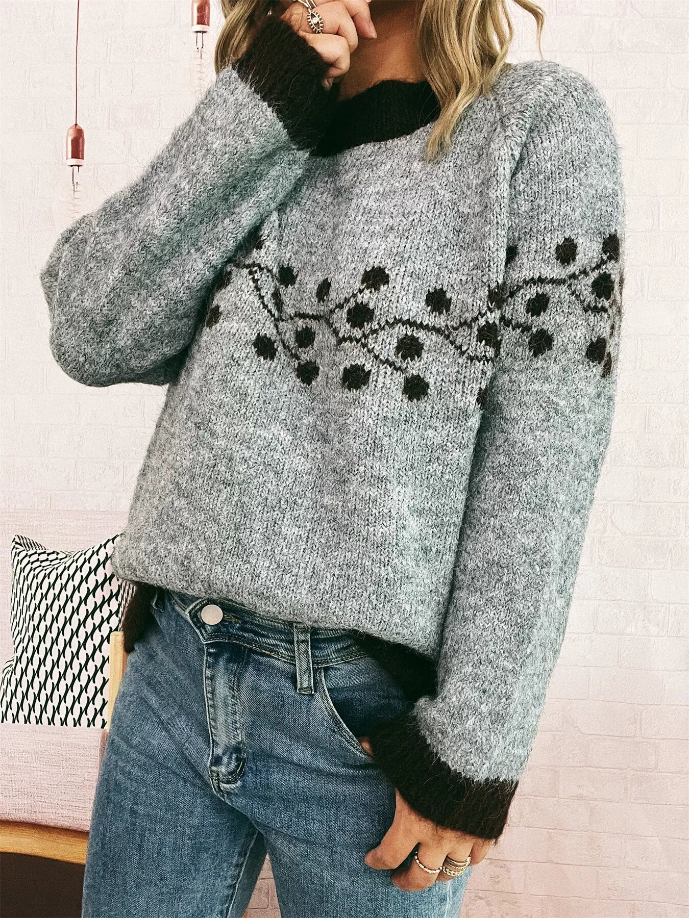 Contrast Hem Round Neck Sweater OutfitFlow