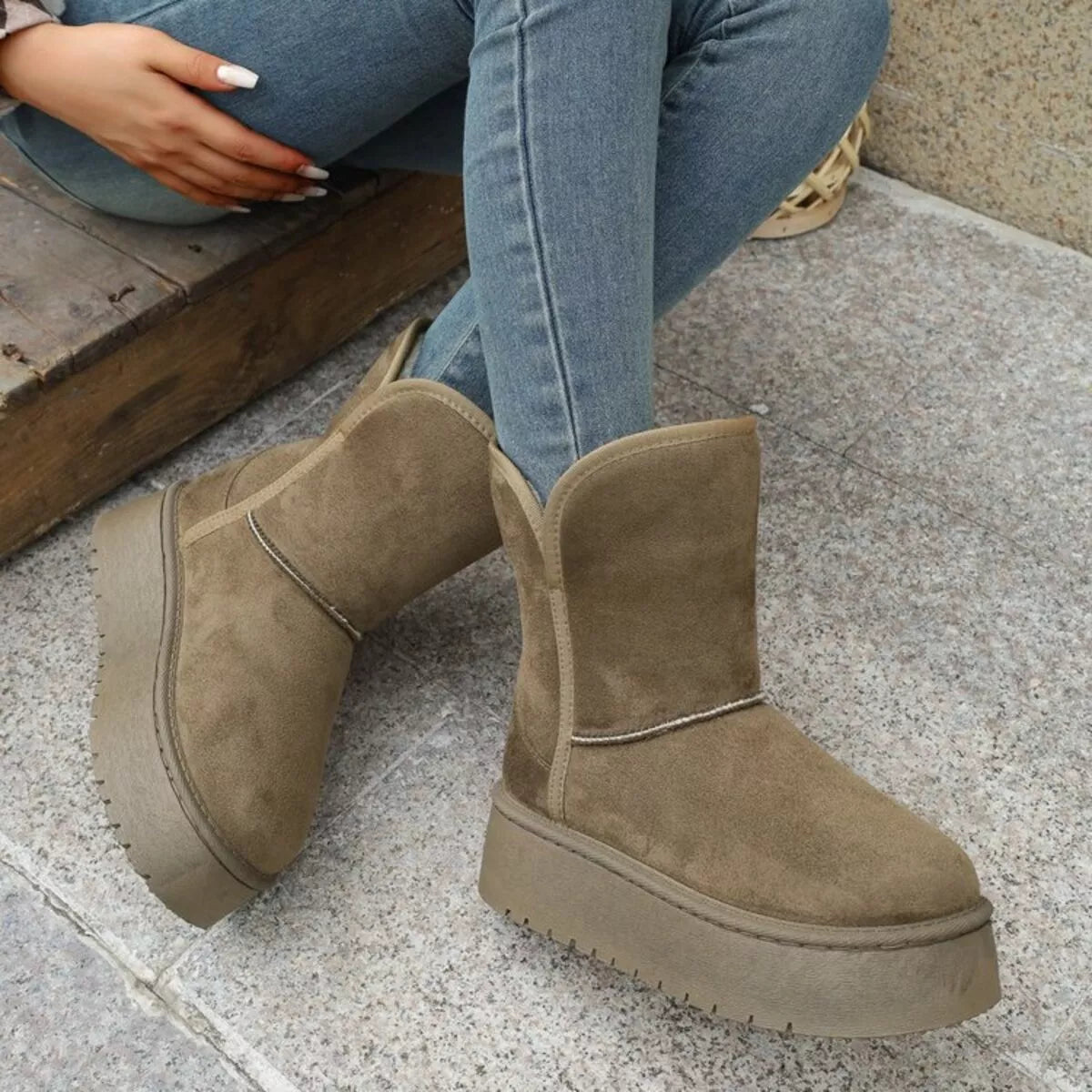 Round Toe Platform Boots OutfitFlow