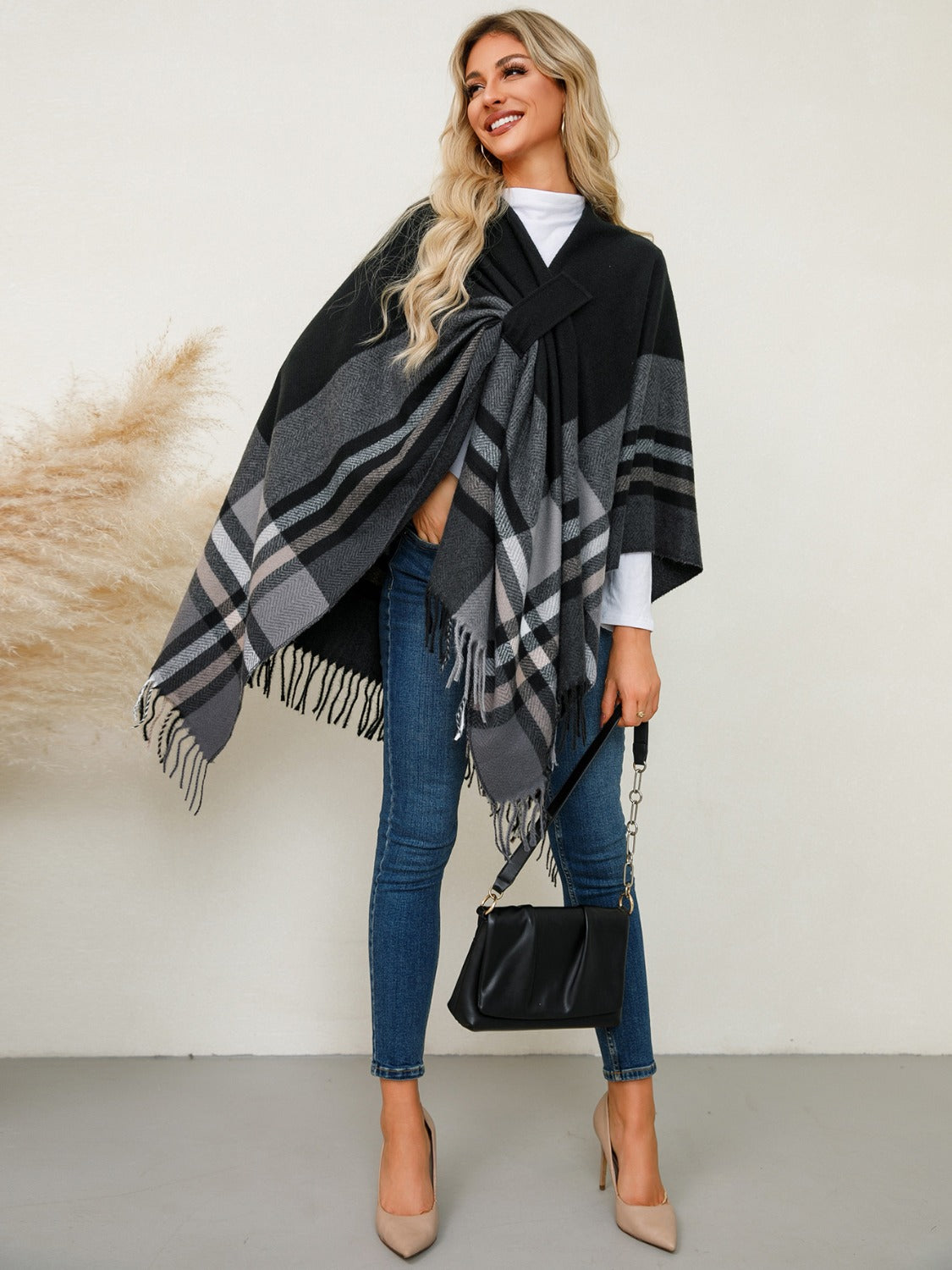 Outfit Flow - Fringe Contrast Plaid Poncho