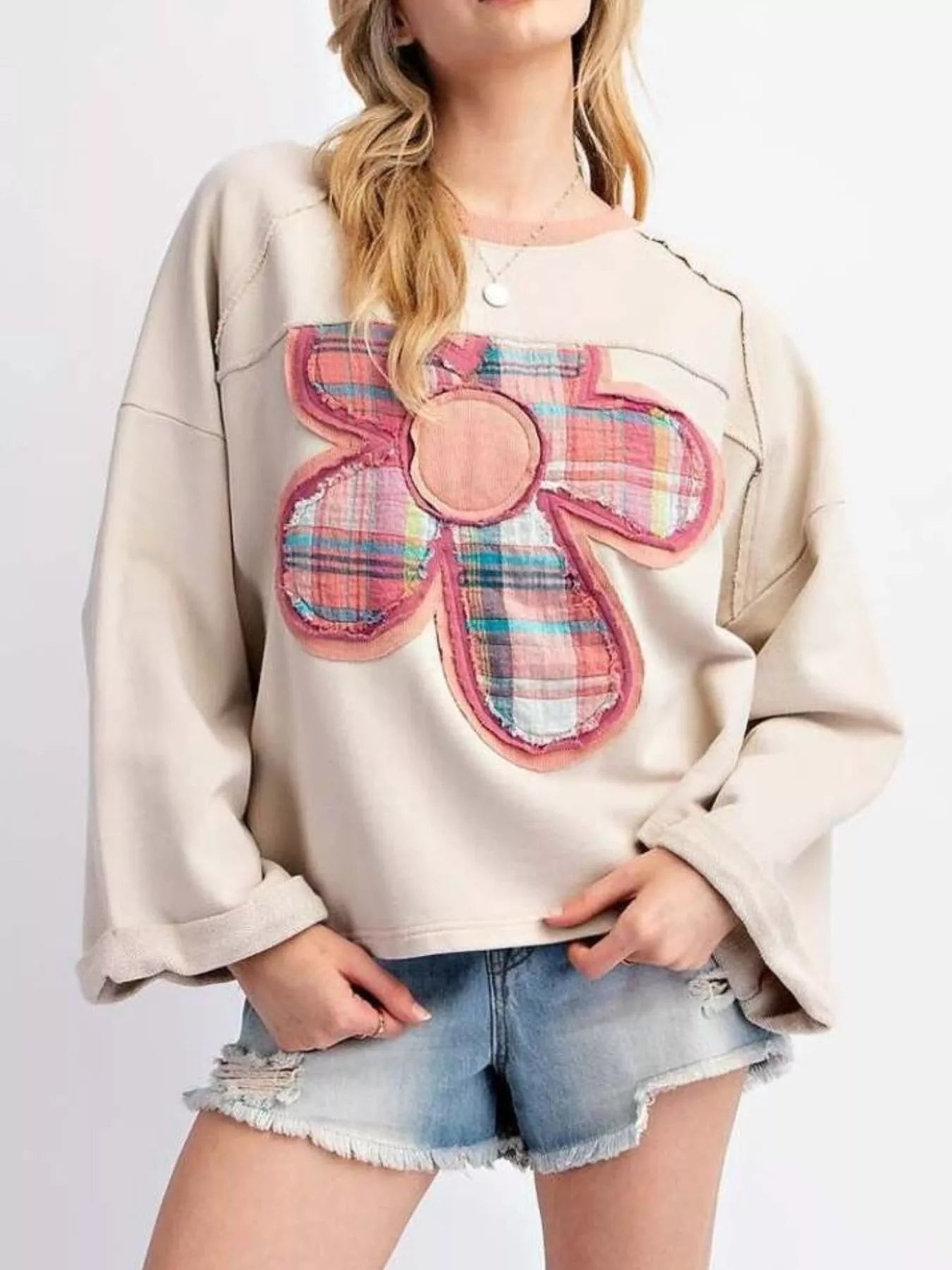 Plaid Flower Patched Round Neck T-Shirt OutfitFlow