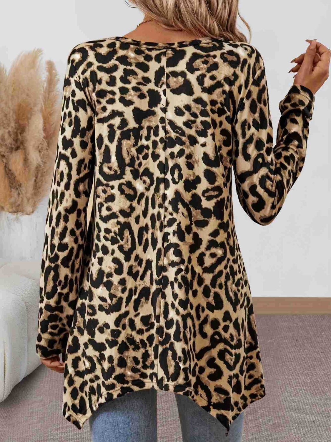 Outfit Flow - Leopard Round Neck Long Sleeve T-Shirt