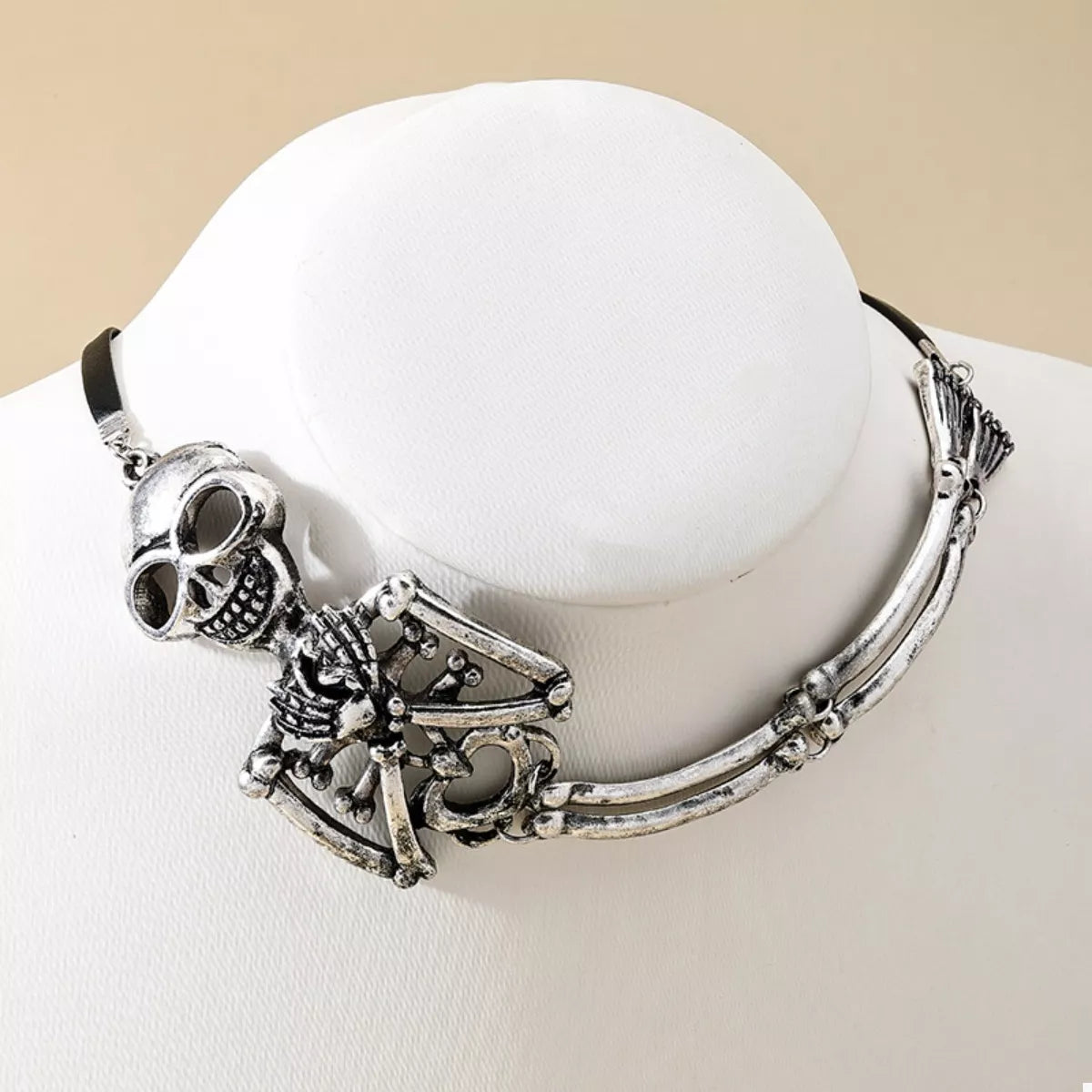 Alloy Skull Necklace and Bracelet Jewelry Set OutfitFlow