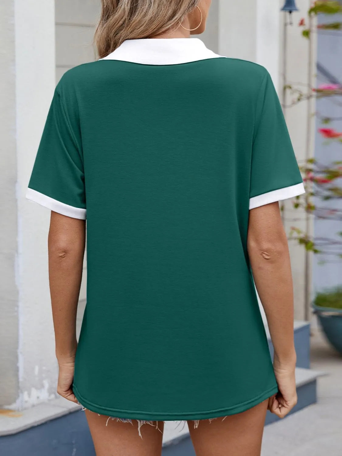 Contrast Trim Collar Short Sleeve Casual T-Shirt OutfitFlow