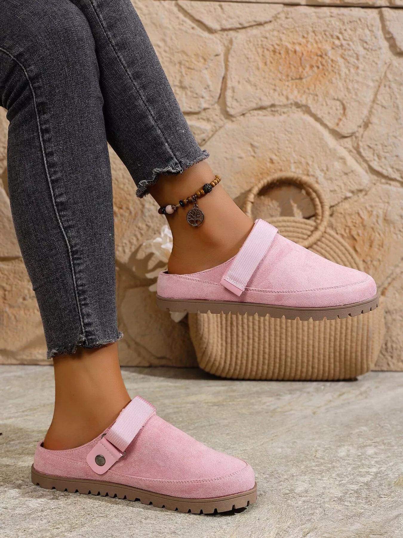 Round Toe Flats Slip-Ons OutfitFlow