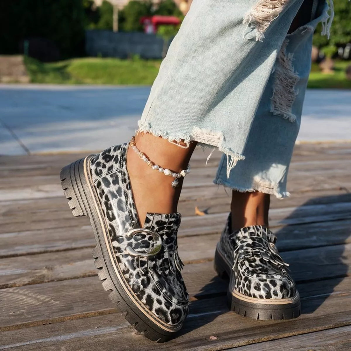 Round Toe Platform Loafers Grey leopard print Trendsi